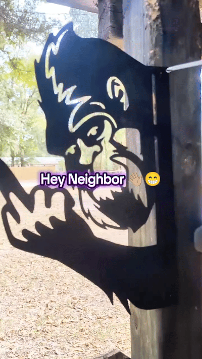 Bigfoot Flipping the Bird Metal Art – Sasquatch Decor